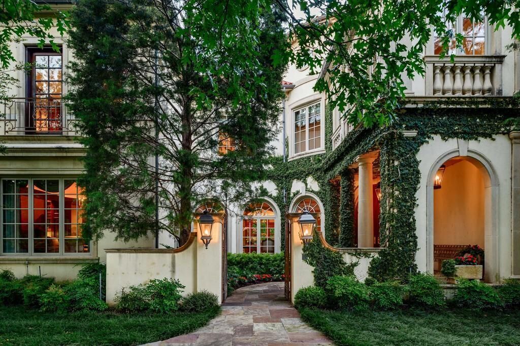 #11. 4300 Armstrong Pkwy, Highland Park